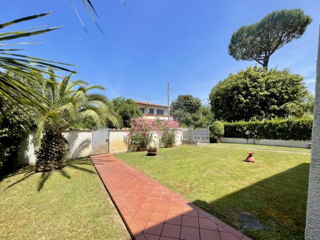 VILLA di 9 vani e di 150 mq (PIETRASANTA - Marina) rif. 1086/A - Foto 7