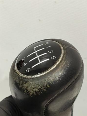 POMELLO CON CUFFIA CAMBIO AUDI A4 Berlina CAGA diesel 1968 (0710) - Foto 3