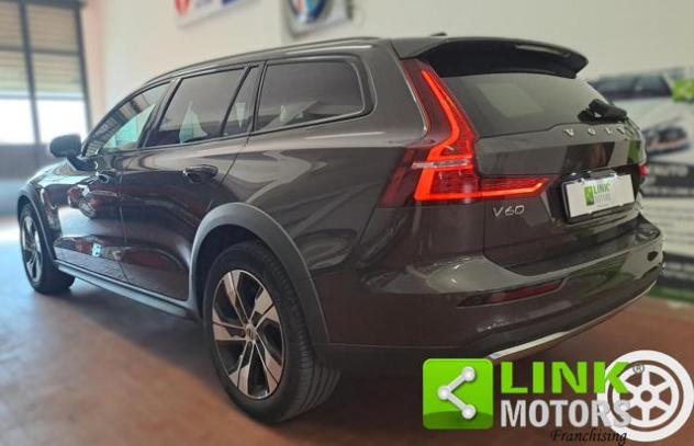 VOLVO V60 Cross Country 2.0 B4 D 211H 195 MHEV HYBRID PLUS AWD AUTOMATICA rif. 24055716 - Foto 5