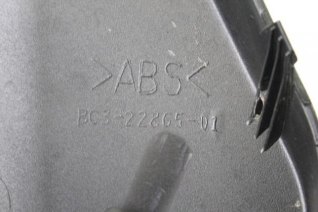YAMAHA T-MAX 560 BC32286501 CARENA SCUDO ANTERIORE 20 - 21 FRONT COVER ATTACCHI DANNEGGIATI - Foto 6