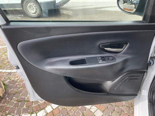 Ypsilon 1.2 69 CV 5 porte GPL Ecochic Gold - Foto 9