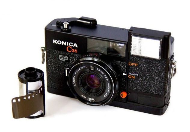 Macchina fotografica Konica C35 EF con custodia a tracolla come nuovo - Foto 4