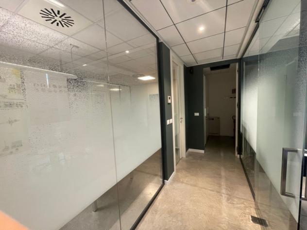 Ufficio indipendente con parcheggio e alta rendita - Foto 3