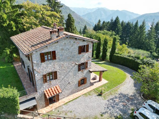 Casale in vendita a Pescaglia