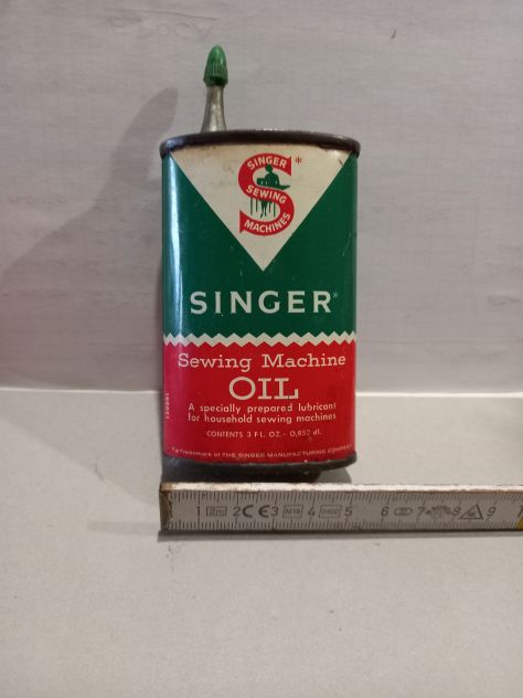 barattolo latta olio singer