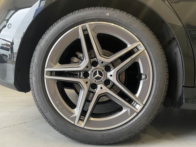 Mercedes-Benz Classe A A 180 Automatic Premium AMG Line - Foto 8