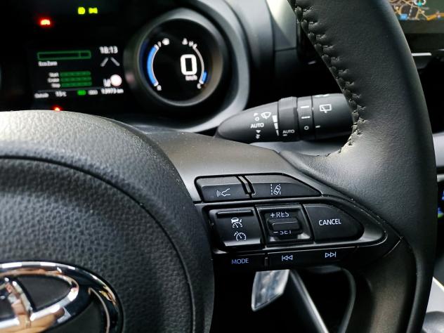 Toyota Yaris 1.5 HYBRID 95CV E-CVT AUTOMATIC HB TREND (TEAM DEUTSCHLAND) - FULL LED NAV CARPLAY CLIMA CAMERA CERC - Foto 9