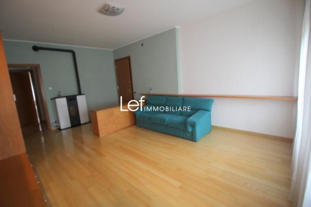 APPARTAMENTO di 4 vani e di 108 mq (FOLLINA) rif. AA78 - Foto 4