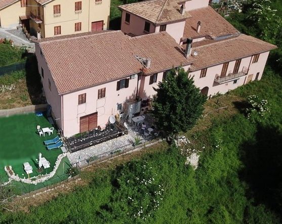Abitazione panoramica con giardino a Forsivo di Norcia