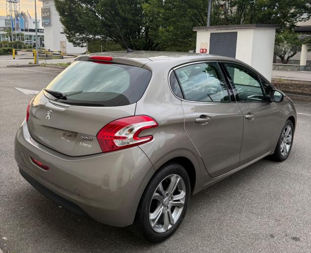 Peugeot 208 1.4 HDi 68 CV 5 porte Access - Foto 4