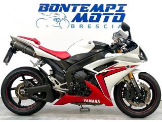 Yamaha YZF R1 null