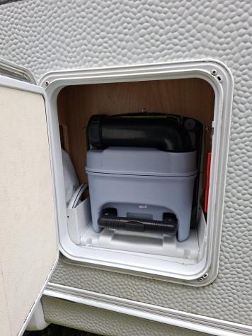 CARAVAN ROULOTTE KNAUS 4 POSTI LETTO DINETTE FERRO DI CAVALLO LETTI GEMELLI CAMPEGGIO CAMPER GENERALI USATI 1594 - Foto 7