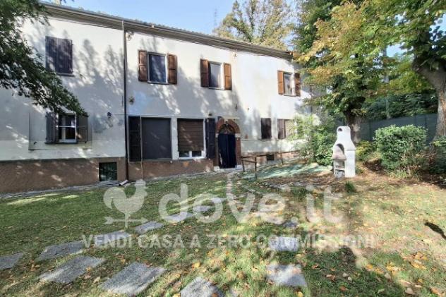 Villa di 523 m² con più di 5 locali e box auto in vendita a Pesaro