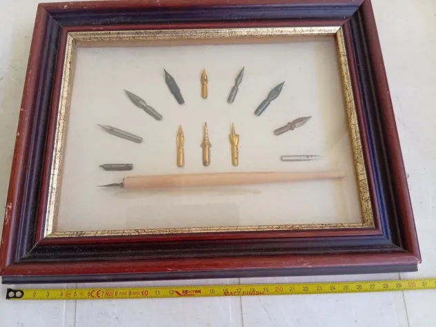 Quadretto vintage con collezione pennini d'epoca - Foto 3