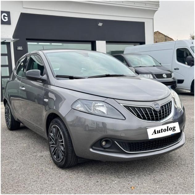 Lancia Ypsilon 1.0 FireFly 5 porte S&S Hybrid Gold - Foto 2