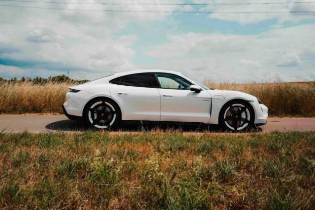 PORSCHE Taycan 4S rif. 24040029 - Foto 3
