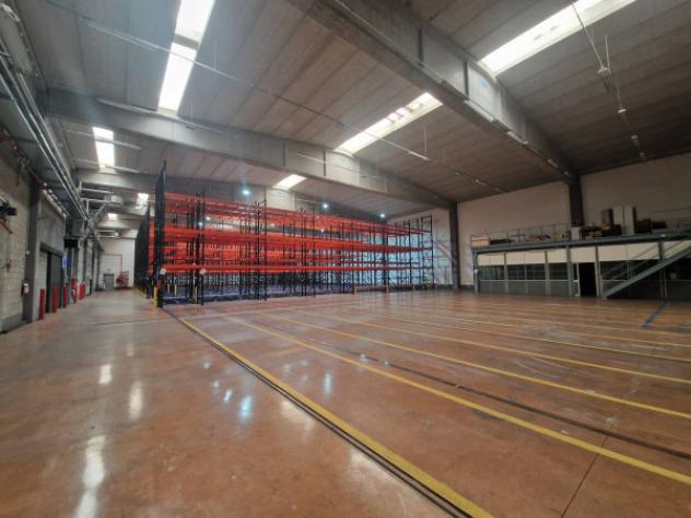Immobile di 6500 m² con più di 5 locali in affitto a Inveruno - Foto 10