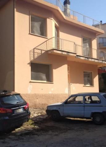 Immobile in asta di 381 m², box auto in vendita a Gualdo Tadino - Foto 3