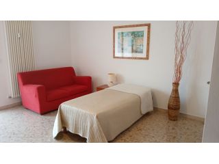 GRANDE CAMERA SINGOLA CON TERRAZZO PER RAGAZZA
