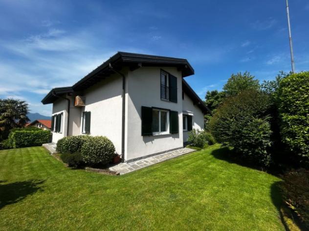 Villa di 314 m² con più di 5 locali e box auto doppio in vendita a Azzate - Foto 5