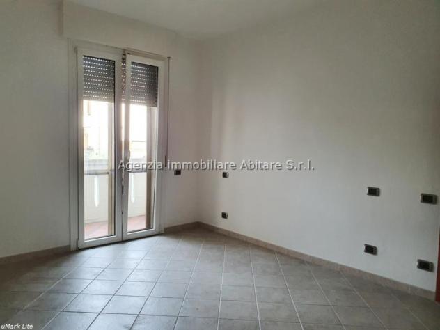 MASSA, loc. Quercioli, vendesi appartamento al piano rialzato completamente ristrutturato: sala, cucina abitabile, disimpegno, 3 camere, 2 bagni e n. - Foto 7