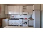 Cucina completa con elettrodomestici
