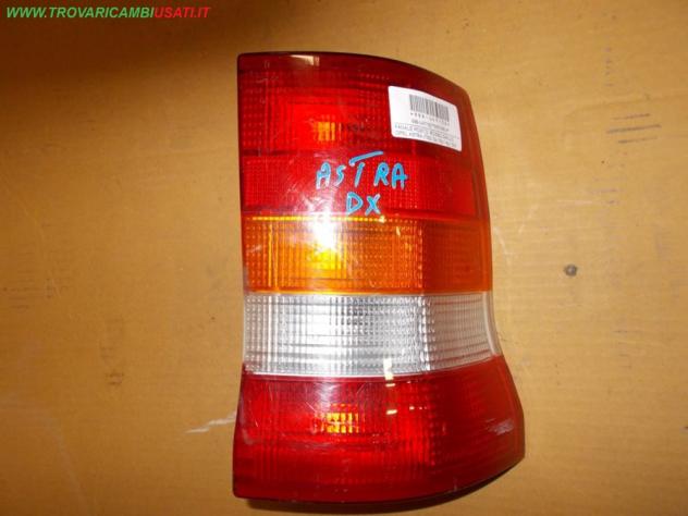 FANALE POST.D. ROSSO GIALLO OPEL ASTRA (T92) 3p / 5p / 4p / SW  Parti elettriche  Fanaleria  Fanali  Fanale post. sx. OPEL - ASTRA E - 01-11-1991 - 01