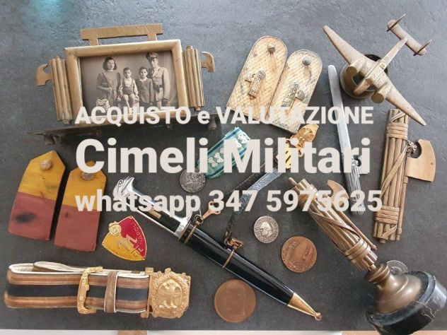 Collezione Medaglie elmetti Uniformi e Militaria - Foto 2