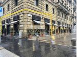 Negozio 5  Vetrine ad angolo a Milano