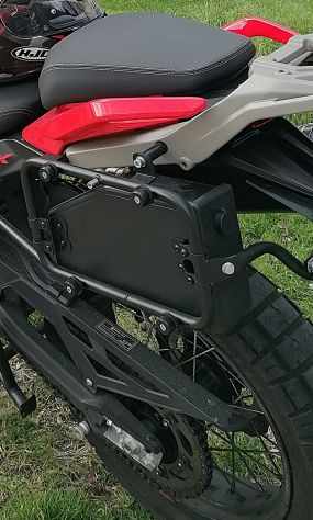 Benelli TRK 702 X – Luglio 2025 – 9.300 km – Tris valigie alluminio + MIVV + acc - Foto 4