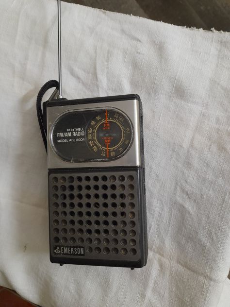 N.2 radio transistor con onde FM