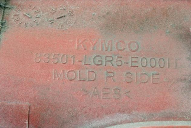 KYMCO LIKE 125 83501LGR5E000IT CARENA FIANCHETTO DESTRA 09 - 17 RIGHT SIDE MOLD ATTACCHI DANNEGGIATI - Foto 5