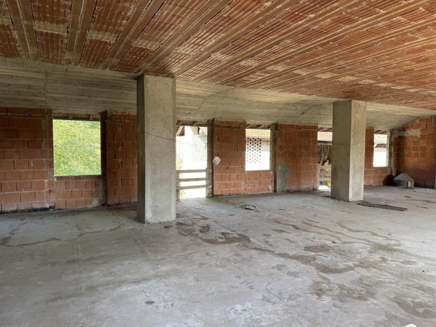 Operazione immobiliare a rustico immersa nel verde della Brianza - Foto 9