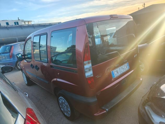 Fiat Doblo 1.9 JTD vetrato 5 posti - Foto 5