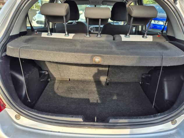 Toyota Yaris 1.4 D-4D 5 porte Lounge - Foto 7