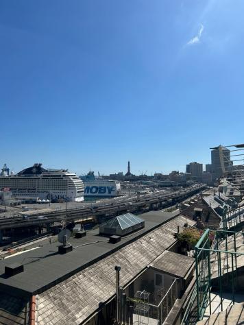 Pentalocale in vendita a Genova