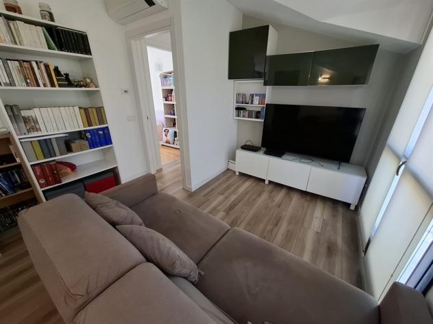 ULTIMO PIANO: Luminoso appartamento di 4 locali a Meda - Foto 5