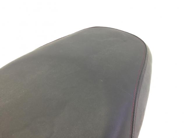SYM SYMPHONY E5 125 SELLA SADDLE - PICCOLO DIFETTO SU FODERA 2020 2023 - Foto 2