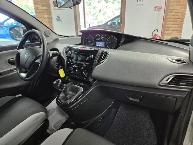 Lancia Ypsilon 1.2 69 CV 5 porte Silver - Foto 10