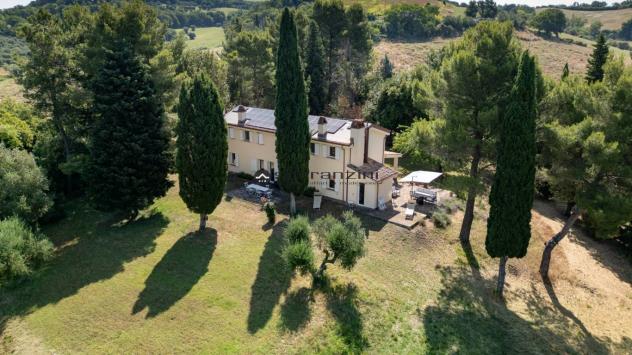 PRELATO: Un gioiello a fano, zona prelato: villa con anima e lusso contemporaneo.
in località prelato di fano, in una delle zone collinari più esclusi