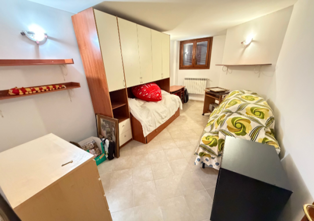 FIDENE, VIA MARIO DEL MONACO, SU DUE LIVELLI CON GIARDINO - Foto 8