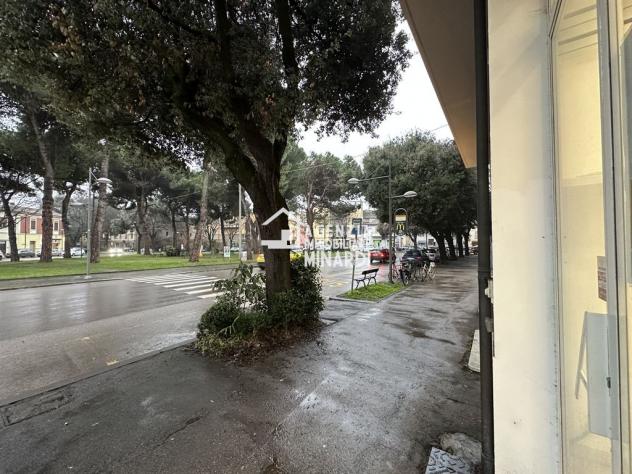 NEGOZIO ZONA DI FORTE PASSAGGIO VEICOLARE - Foto 11