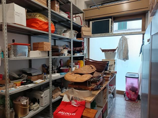 negozio angolare tre vetrine - Foto 14