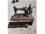 Macchina da cucire manuale