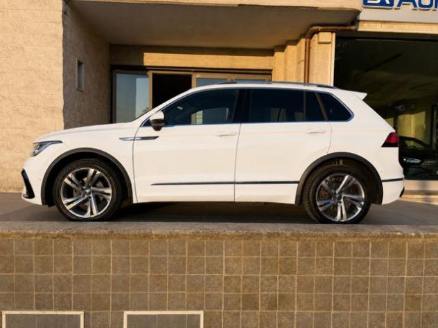 VOLKSWAGEN Tiguan 2.0 TDI 150 CV SCR DSG R-Line LUCI AMBIENTE rif. 23947271 - Foto 8