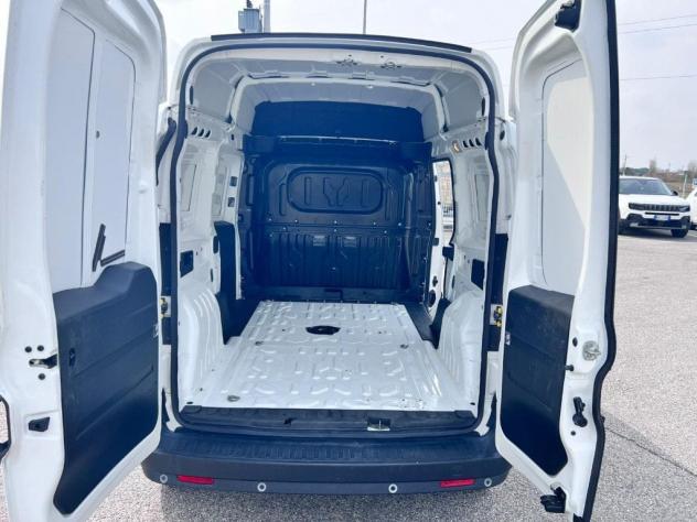 FIAT Doblò 1.6 MJT 105CV S&S PL-TA Cargo Maxi XL Business - Foto 9