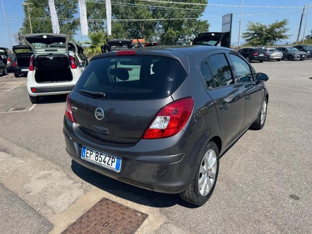 Opel Corsa 1.2 BENZ 85CV 5P KM 67000 - 2013 - Foto 3