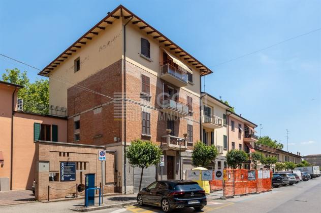 IMOLA - AMPIO APPARTAMENTO DA RISTRUTTURARE NEL CUORE DELLA CITTA' - Foto 2