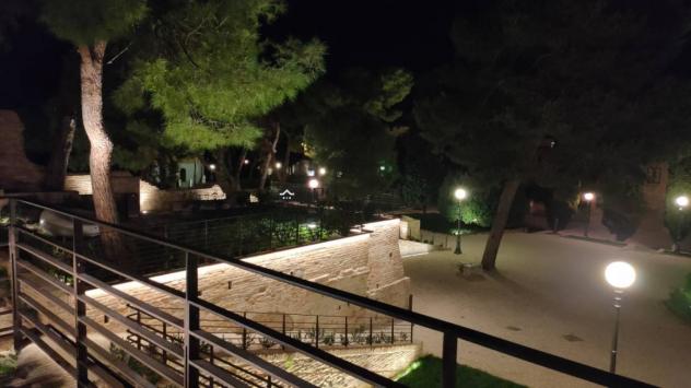 ALLE PORTE DEL CENTRO STORICO: Fano alle porte del centro
per chi desidera un'attività di bar e tabacchi in una posizione strategica, mettiamo in vend - Foto 11