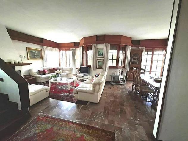 Villa in vendita a Ronchi - Massa 260 mq Rif: 1330294